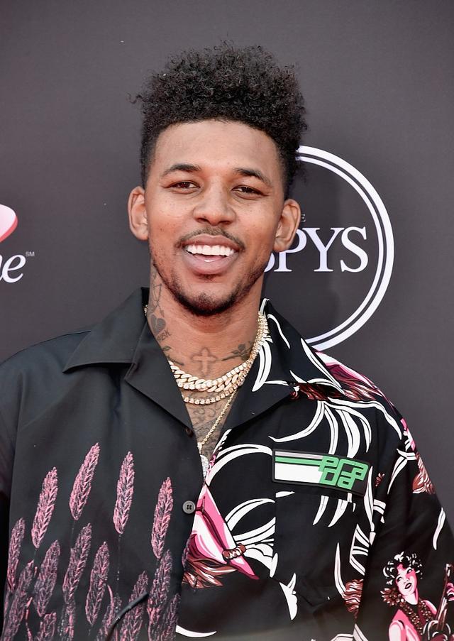 柏林联合0-0弗赖堡，场面火爆，两队8人染黄（柏林联合0-0战平弗赖堡，火药味十足，两队共领8黄）