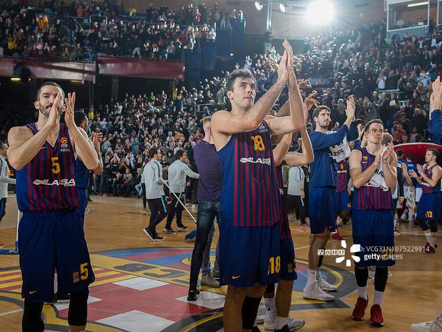 孔帕尼：凯恩会主动保持团队性，让我的工作非常轻松（孔帕尼：凯恩极具团队意识，让我执教变得简单）