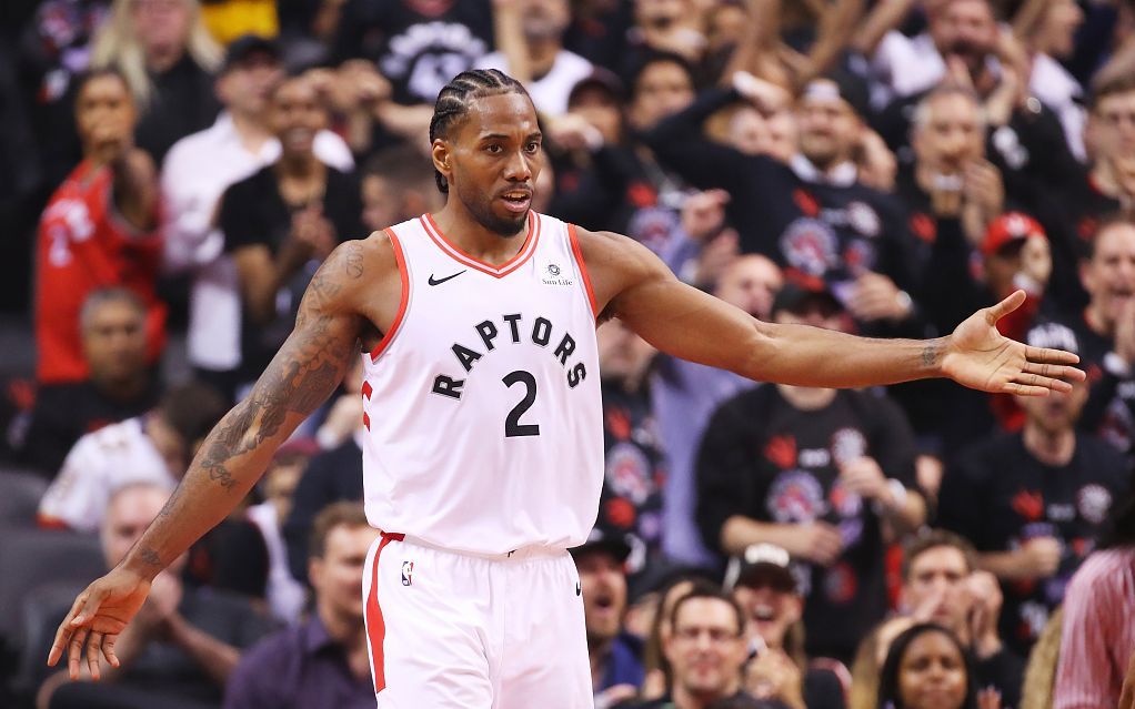 火力全开！哈登打满首节12分钟，0罚球砍下13分2助攻（哈登首节打满12分钟，零罚球轰下13分2助攻）