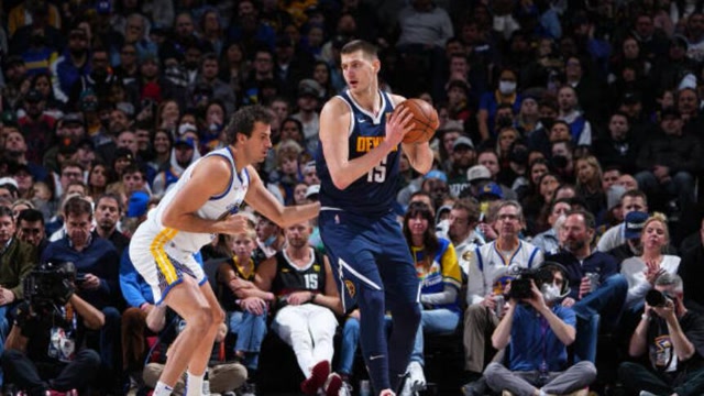 博洛尼亚vs那不勒斯：奥尔索利尼、达林加首发，麦克托米奈、霍伊伦出战（博洛尼亚迎战那不勒斯：奥尔索利尼、达林加进入首发，麦克托米奈与霍伊伦登场）